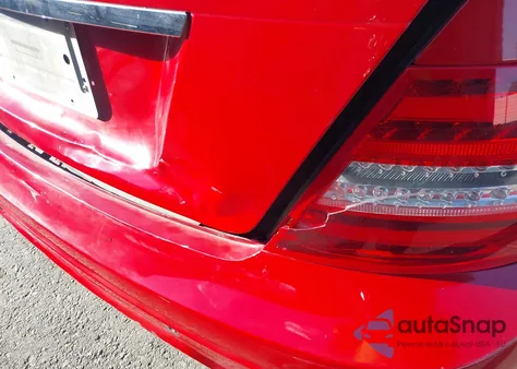 2012 Mercedes-Benz C 250 Sport из США, поврежденный, VIN WDDGF4HB1CA614439